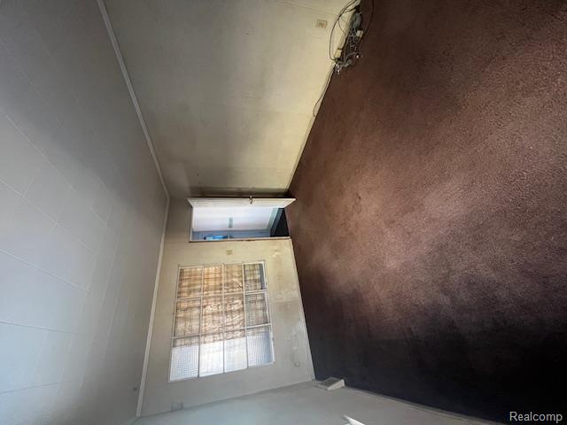 Builiding view one for 6373 Heyden, Dearborn Heights, MI. 48127