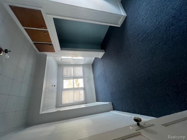 Builiding view seven for 6373 Heyden, Dearborn Heights, MI. 48127