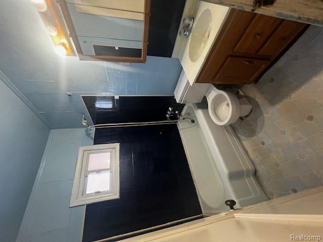 Builiding view six for 6373 Heyden, Dearborn Heights, MI. 48127