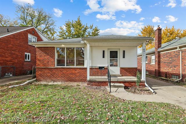 front view for 6911 Colonial, Dearborn Heights, Mi. 48127