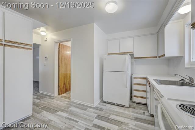 Builiding view eleven for 6958 Town, Dearborn Heights, MI. 48127