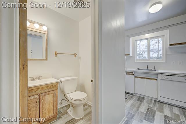 Builiding view fourteen for 6958 Town, Dearborn Heights, MI. 48127