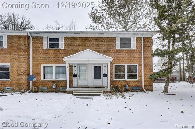 Builiding view thirty five for 6958 Town, Dearborn Heights, MI. 48127