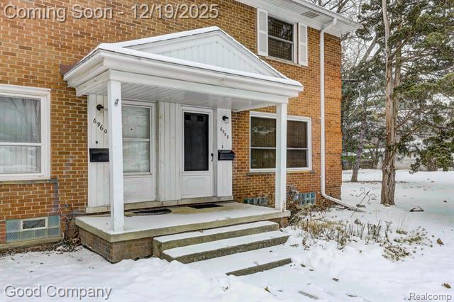 Builiding view thirty six for 6958 Town, Dearborn Heights, MI. 48127