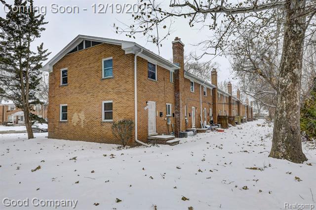 Builiding view thirty for 6958 Town, Dearborn Heights, MI. 48127