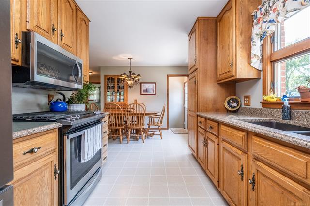 Builiding view nine for 7368 Kubis, Westland, MI. 48185