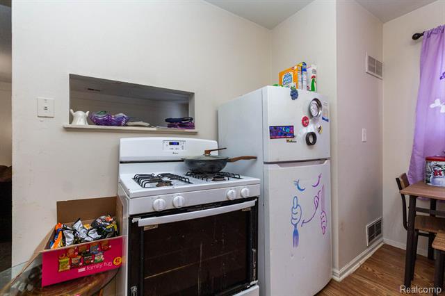 Builiding view twelve for 7420 Cavell, Westland, MI. 48185