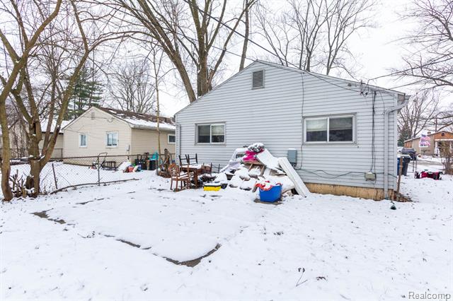 Builiding view twenty six for 7420 Cavell, Westland, MI. 48185