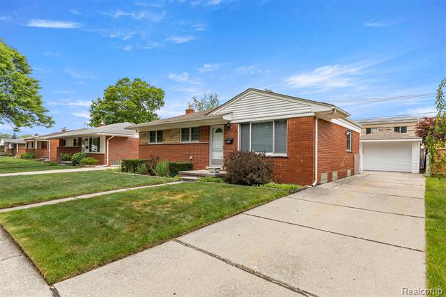 Builiding view one for 27240 W Pleasant Ridge, Dearborn Heights, MI. 48127