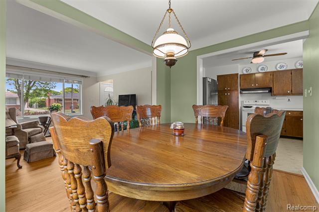 Builiding view six for 27240 W Pleasant Ridge, Dearborn Heights, MI. 48127
