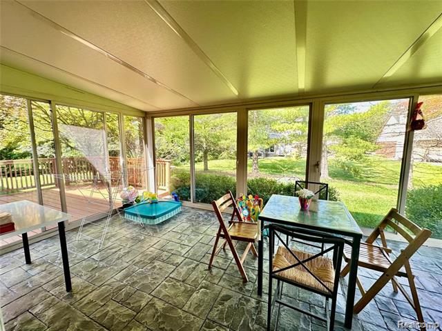 Builiding view eleven for 24397 Venice, Novi, MI. 48374