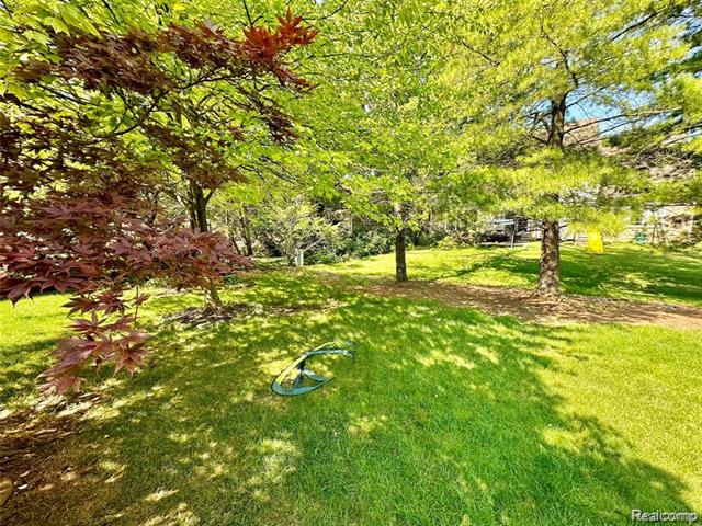 Builiding view thirty four for 24397 Venice, Novi, MI. 48374