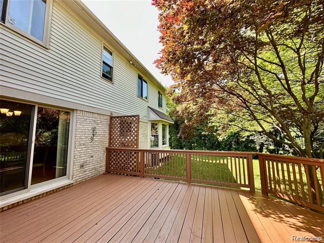 Builiding view twenty seven for 24397 Venice, Novi, MI. 48374