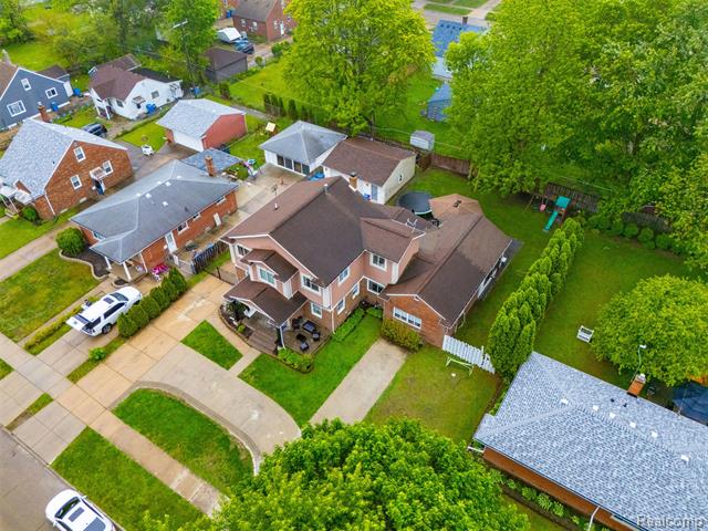 Builiding view fifty five for 7723 Hazelton, Dearborn Heights, MI. 48127