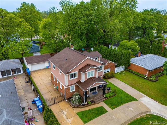 Builiding view fifty for 7723 Hazelton, Dearborn Heights, MI. 48127