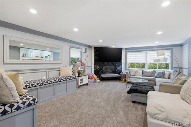 Builiding view thirteen for 7723 Hazelton, Dearborn Heights, MI. 48127