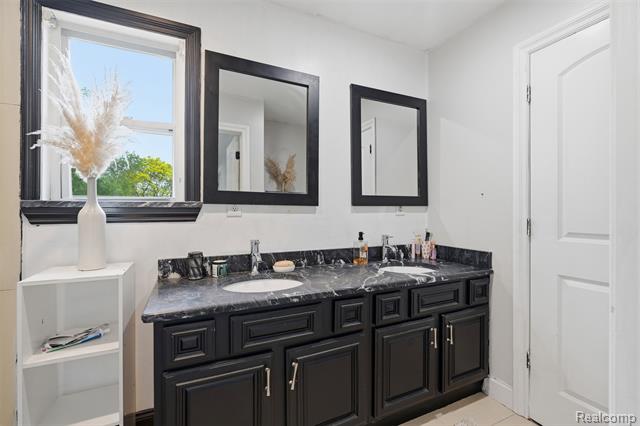 Builiding view thirty five for 7723 Hazelton, Dearborn Heights, MI. 48127