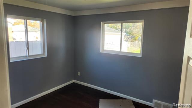 Builiding view five for 7720 Amboy, Dearborn Heights, MI. 48127