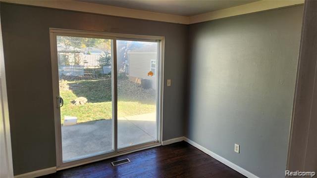 Builiding view four for 7720 Amboy, Dearborn Heights, MI. 48127