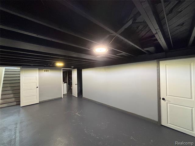 Builiding view nineteen for 7720 Amboy, Dearborn Heights, MI. 48127