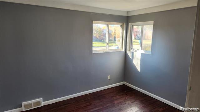 Builiding view seven for 7720 Amboy, Dearborn Heights, MI. 48127