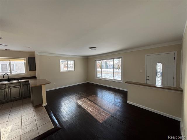 Builiding view seventeen for 7720 Amboy, Dearborn Heights, MI. 48127