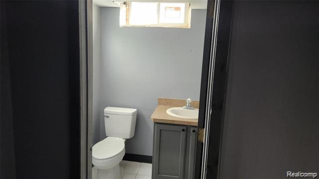 Builiding view ten for 7720 Amboy, Dearborn Heights, MI. 48127