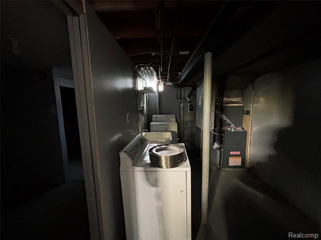 Builiding view twenty one for 7720 Amboy, Dearborn Heights, MI. 48127