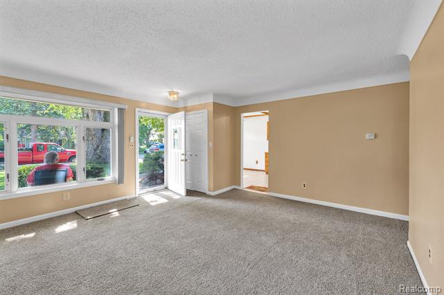 Builiding view five for 7411 Vernon, Dearborn Heights, MI. 48127