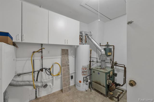 Builiding view twenty for 7411 Vernon, Dearborn Heights, MI. 48127