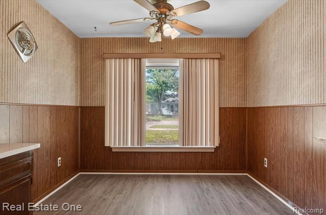 Builiding view eight for 7420 Drexel, Dearborn Heights, MI. 48127