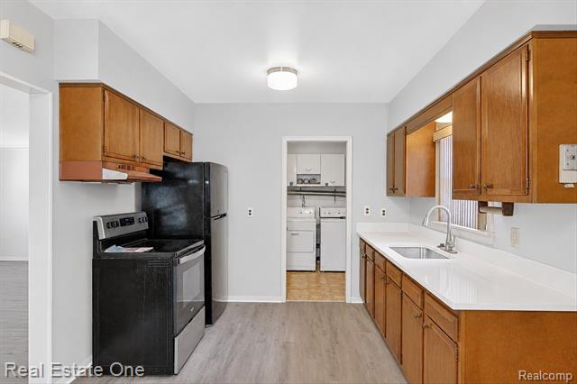 Builiding view eleven for 7420 Drexel, Dearborn Heights, MI. 48127