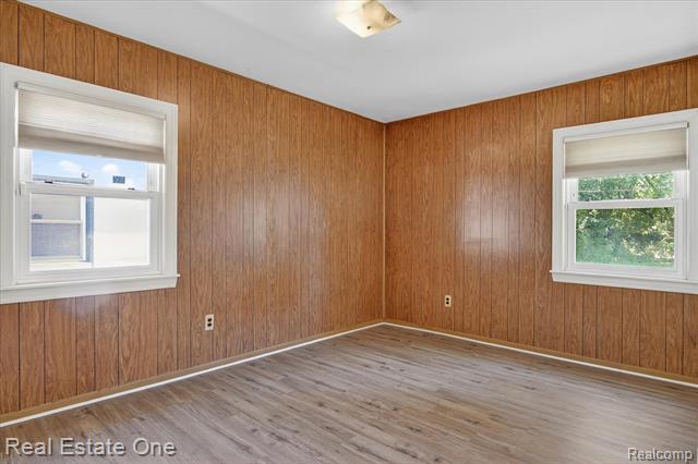 Builiding view thirteen for 7420 Drexel, Dearborn Heights, MI. 48127