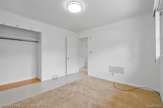 Builiding view fifteen for 7602 Highview, Dearborn Heights, MI. 48127
