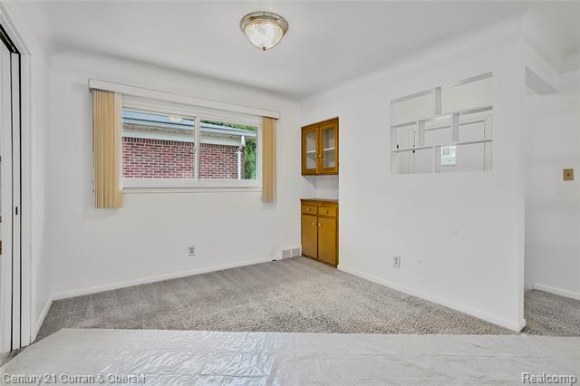Builiding view five for 7602 Highview, Dearborn Heights, MI. 48127