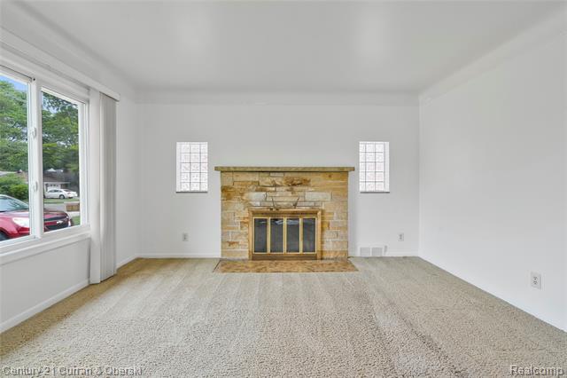 Builiding view three for 7602 Highview, Dearborn Heights, MI. 48127