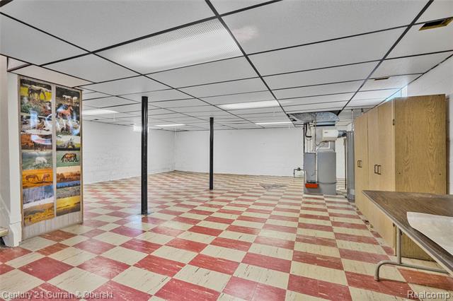 Builiding view twenty for 7602 Highview, Dearborn Heights, MI. 48127