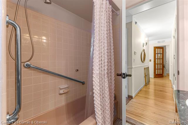 Builiding view fifteen for 7941 Charlesworth, Dearborn Heights, MI. 48127