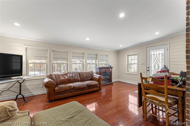 Builiding view six for 7941 Charlesworth, Dearborn Heights, MI. 48127