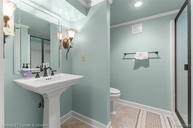 Builiding view sixteen for 7941 Charlesworth, Dearborn Heights, MI. 48127