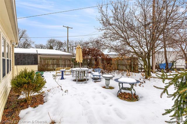 Builiding view twenty nine for 7941 Charlesworth, Dearborn Heights, MI. 48127