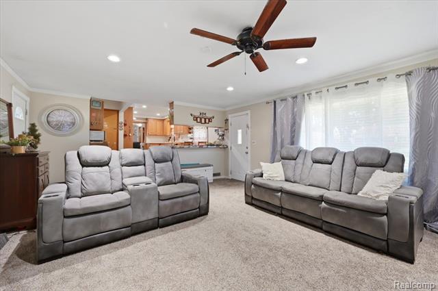 Builiding view fifteen for 8271 Arnold, Dearborn Heights, MI. 48127