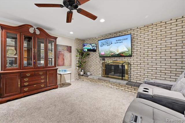 Builiding view sixteen for 8271 Arnold, Dearborn Heights, MI. 48127