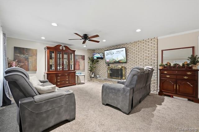 Builiding view thirteen for 8271 Arnold, Dearborn Heights, MI. 48127