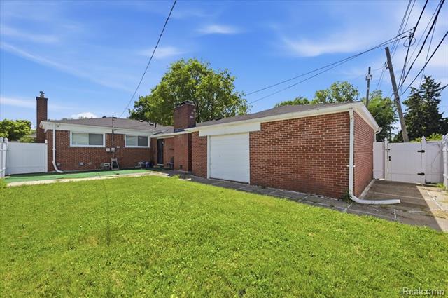 Builiding view twenty nine for 8271 Arnold, Dearborn Heights, MI. 48127