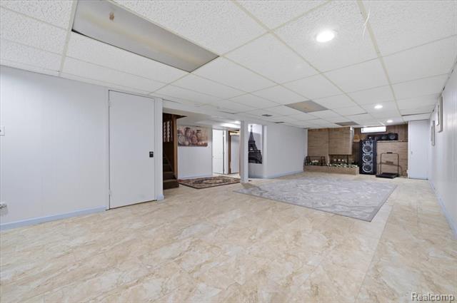 Builiding view twenty for 8271 Arnold, Dearborn Heights, MI. 48127