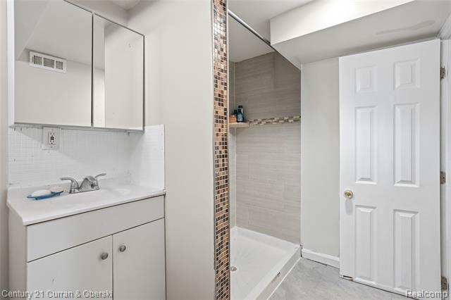 Builiding view eleven for 8227 Riverview, Dearborn Heights, MI. 48127