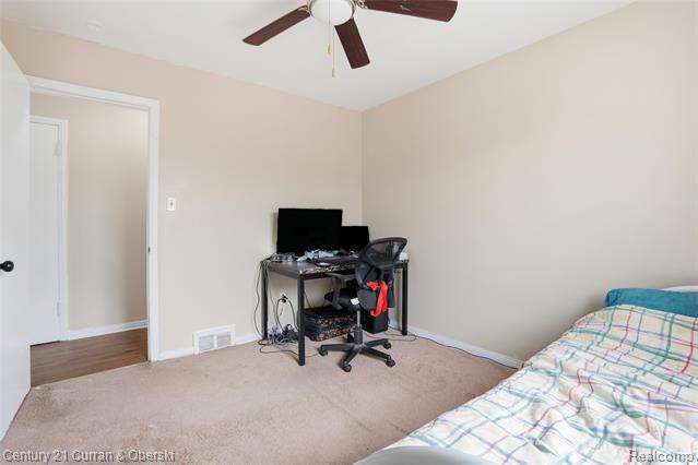 Builiding view fifteen for 8227 Riverview, Dearborn Heights, MI. 48127