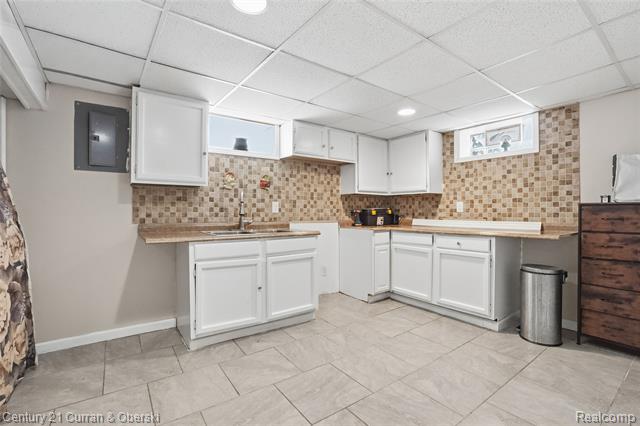 Builiding view seventeen for 8227 Riverview, Dearborn Heights, MI. 48127