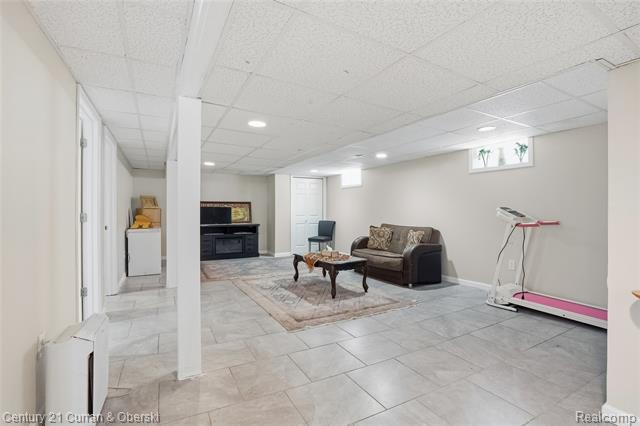 Builiding view sixteen for 8227 Riverview, Dearborn Heights, MI. 48127